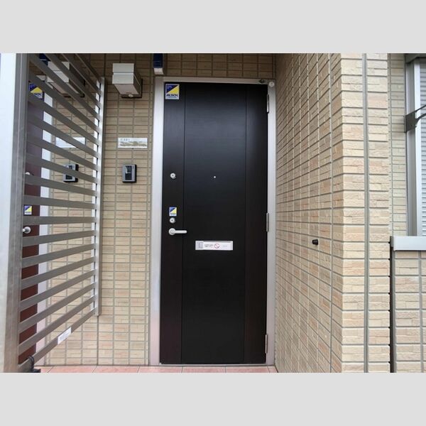 現地周辺 (玄関前)