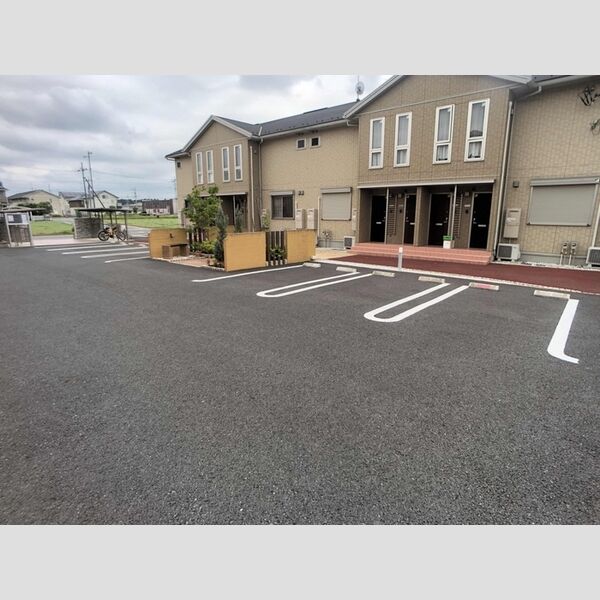 駐車場 (駐車場)