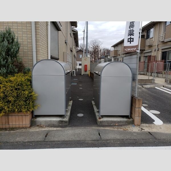 現地周辺 (ゴミ置き場)