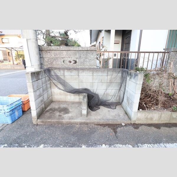 現地周辺 (ゴミステーション)