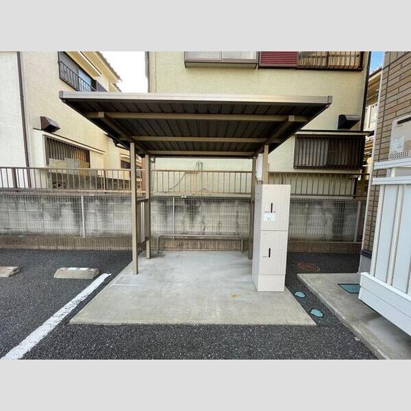 現地周辺 (駐輪場)