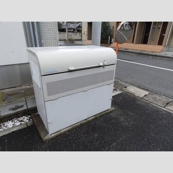 現地周辺 (ゴミステーション)