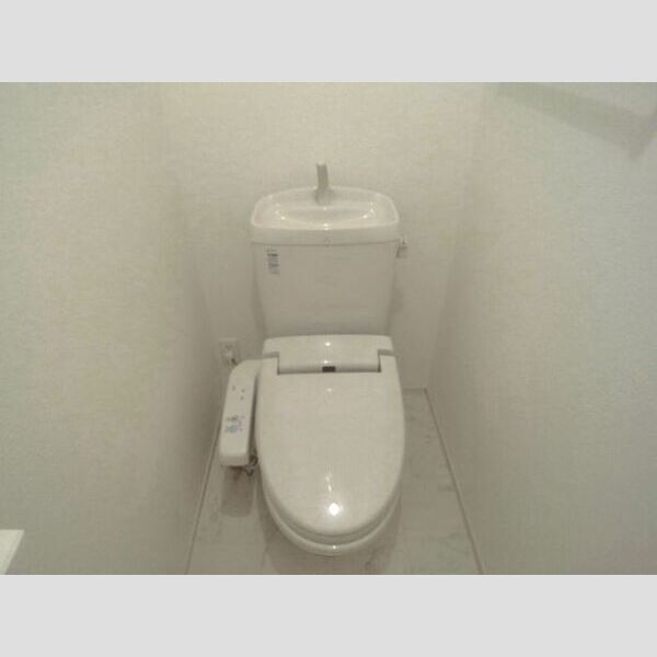 トイレ (温水洗浄暖房便座つきトイレ)