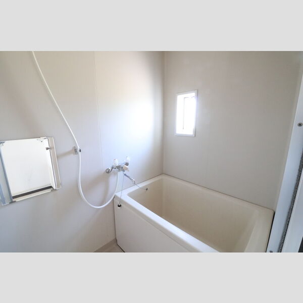 バス (窓付き浴室)