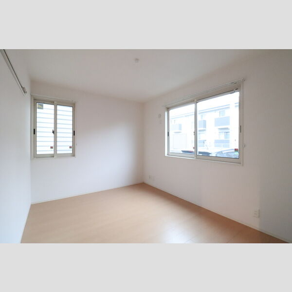 その他 (北西側洋室)