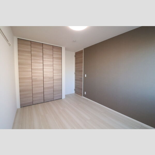 その他 (アクセントクロスの洋室)