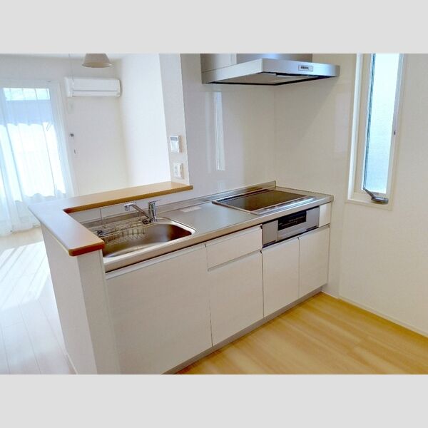 キッチン (対面システムキッチン IH付)