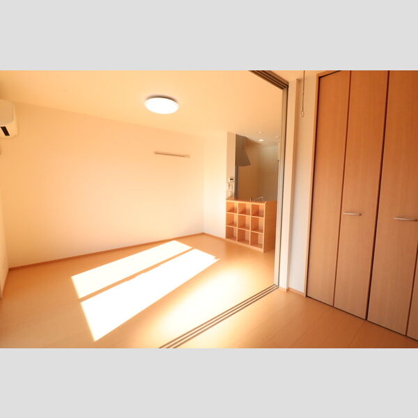 その他 (洋室からリビング)