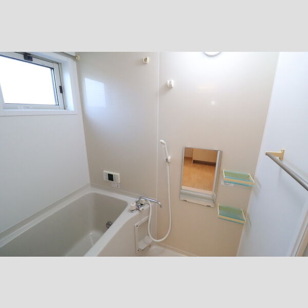 バス (換気窓のある浴室)