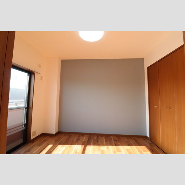 その他 (南側洋室)