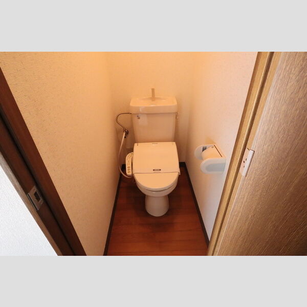 トイレ (温水洗浄便座付きトイレ)