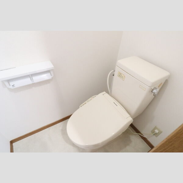 トイレ (温水洗浄暖房便座付きトイレ)