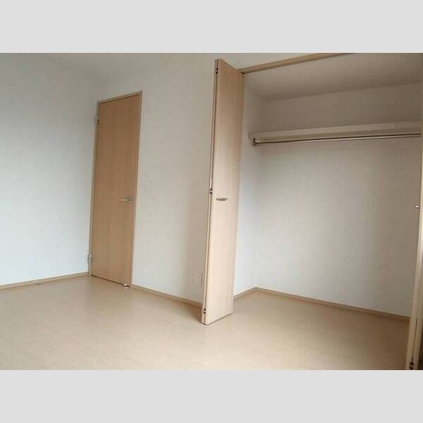 その他 (北側洋室)