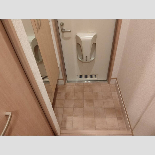 玄関 (玄関ドア)