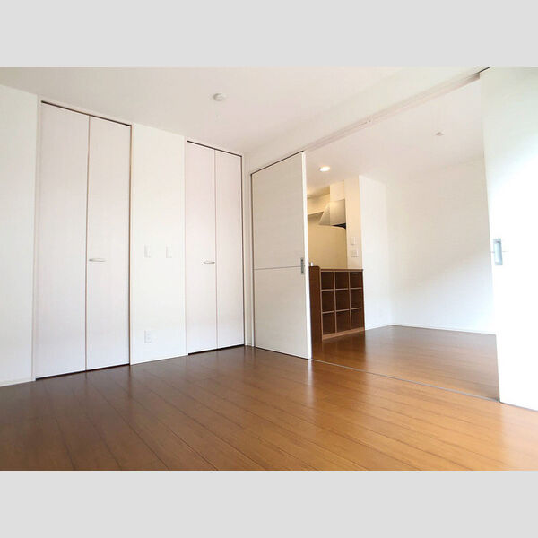 その他 (洋室からリビング)