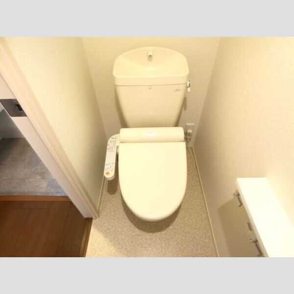 トイレ (温水洗浄暖房便座つきトイレ)