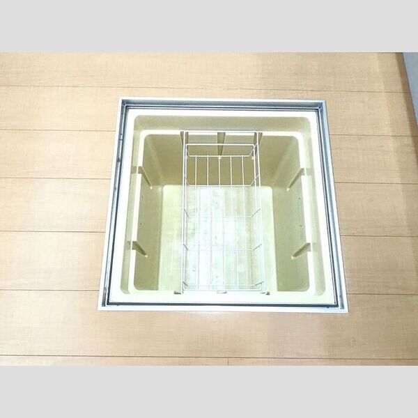 その他 (床下収納)