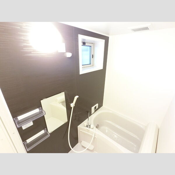 バス (換気窓のある浴室)