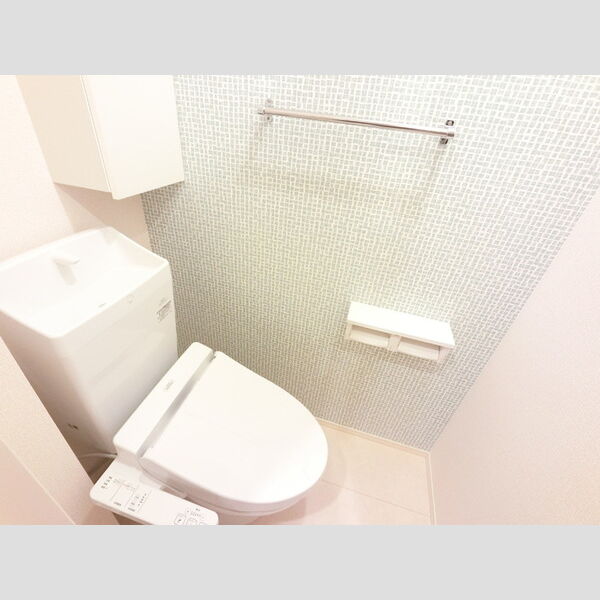 トイレ (温水洗浄暖房便座つきトイレ)