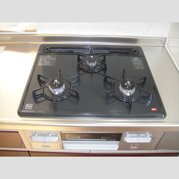 キッチン (ガスコンロ 3口付き)