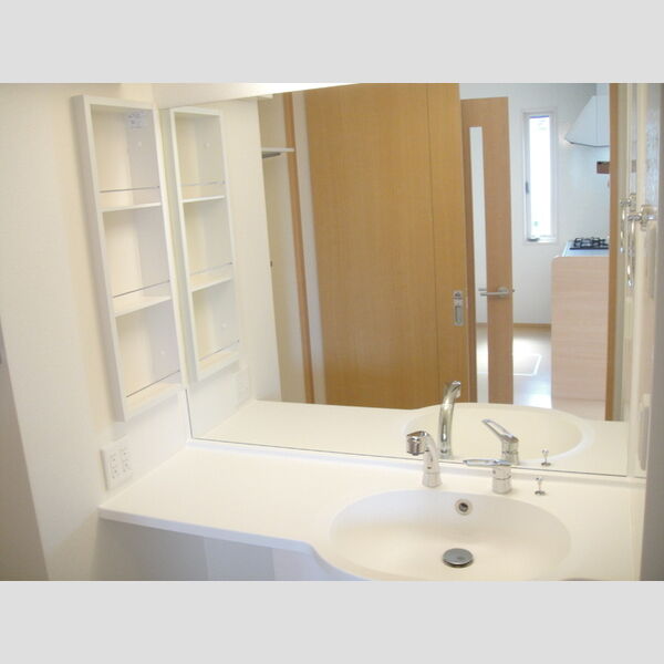 洗面所 (1200幅の大型鏡付き洗髪洗面化粧台)