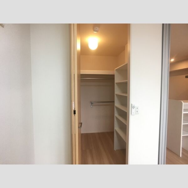 収納 (ウォークインクローゼット)