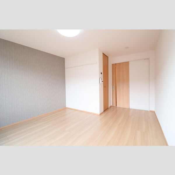 その他 (洋室8.5帖(窓側より))