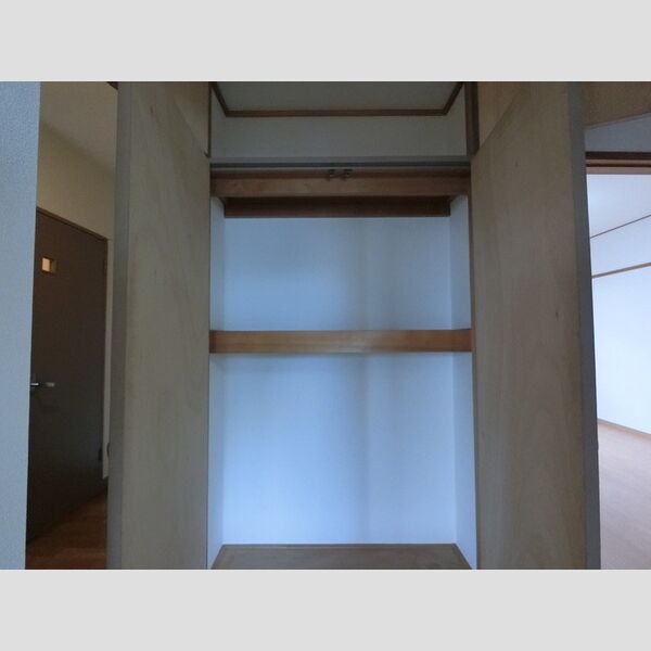 収納 (廊下収納)