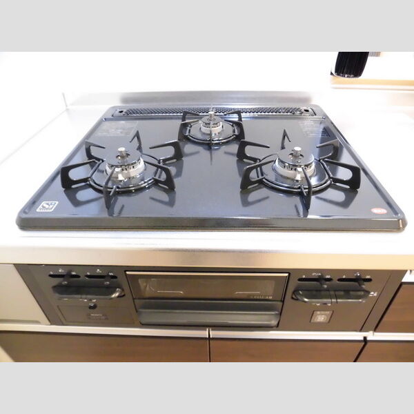 キッチン (3口つきガスコンロ(魚焼きグリル付き))