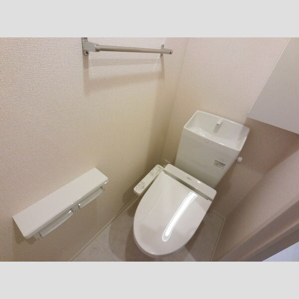 トイレ (温水洗浄暖房便座つきトイレ)