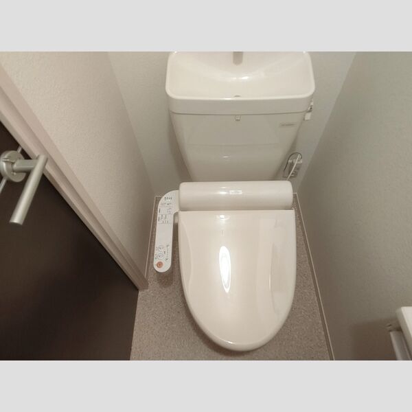 トイレ (トイレ　温水洗浄暖房便座付き)