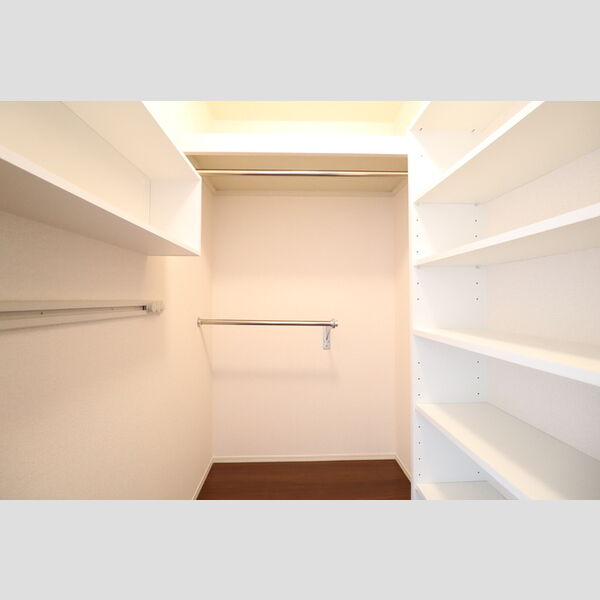 収納 (ウォークインクローゼット)