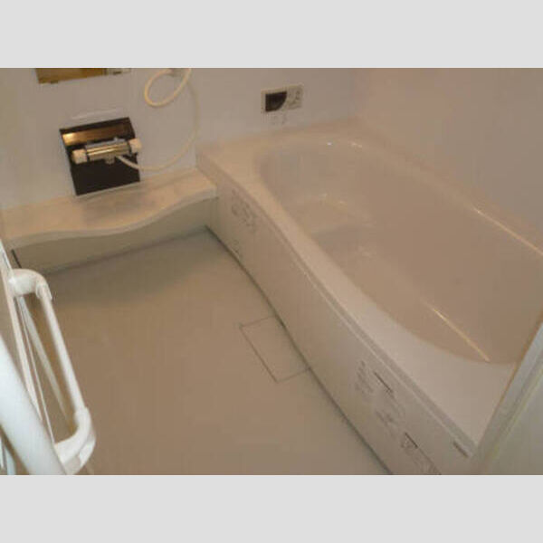 バス (ゆったり余裕の一坪タイプ浴室です。)