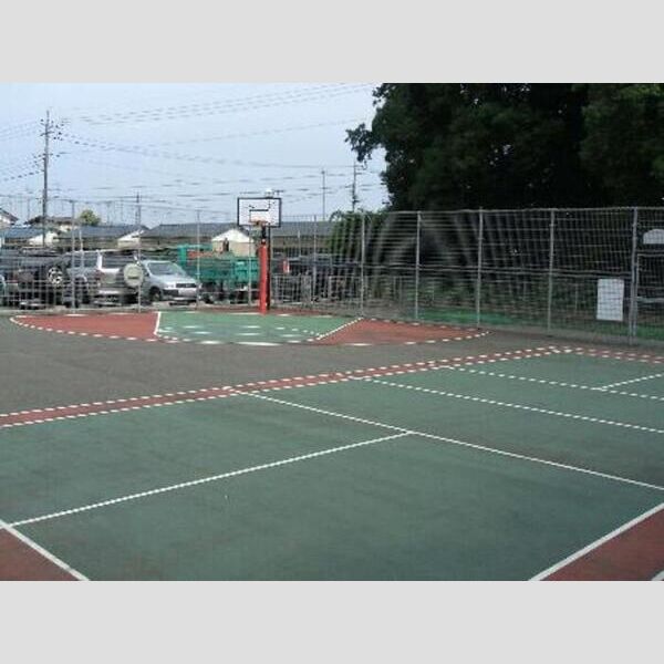 その他 (入居者専用の遊技場、フェンスで囲われていて安心です。)