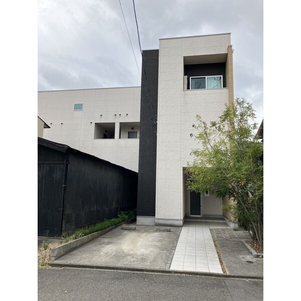 リアプロマンション外観