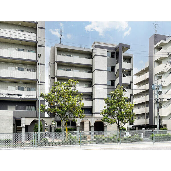 リアプロマンション外観