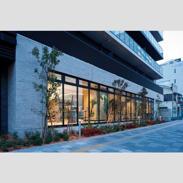 エントランス (エントランス)