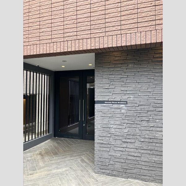 エントランス (エントランス)