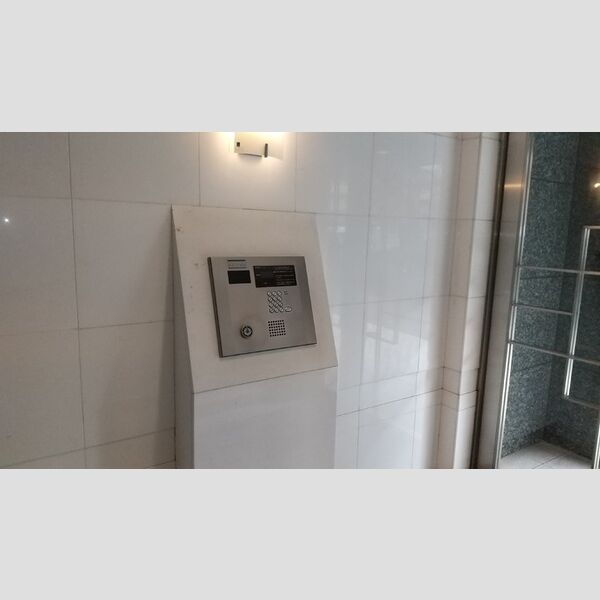 エントランス (エントランス)