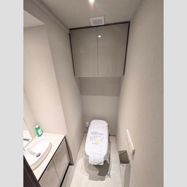 トイレ (トイレ)