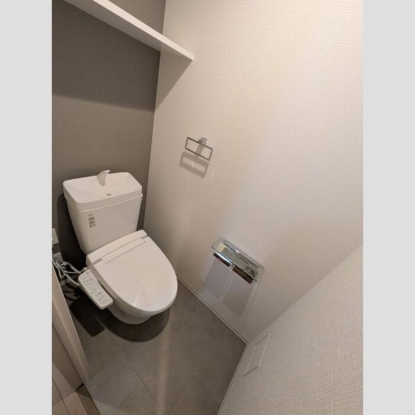 トイレ (トイレ)