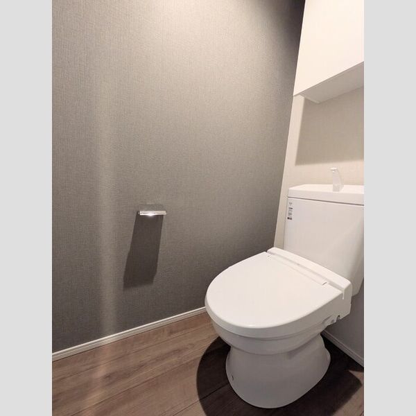トイレ (トイレ)