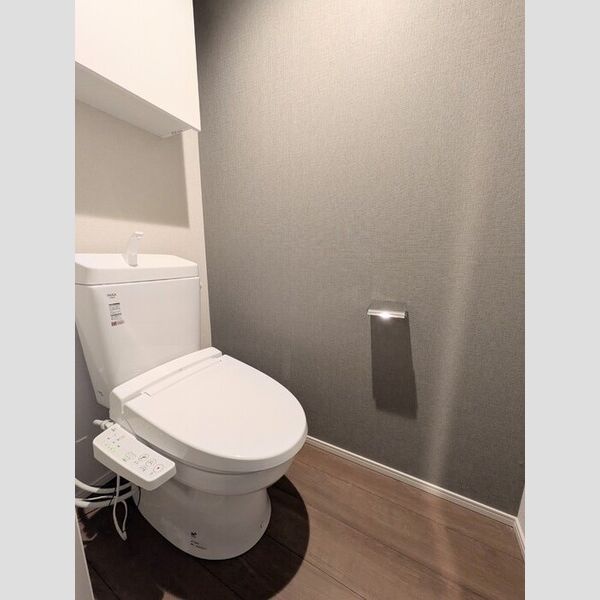 トイレ (トイレ)