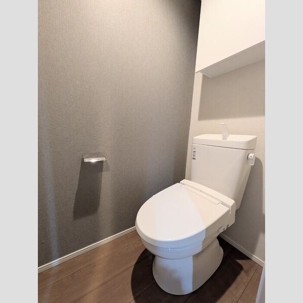 トイレ (トイレ)