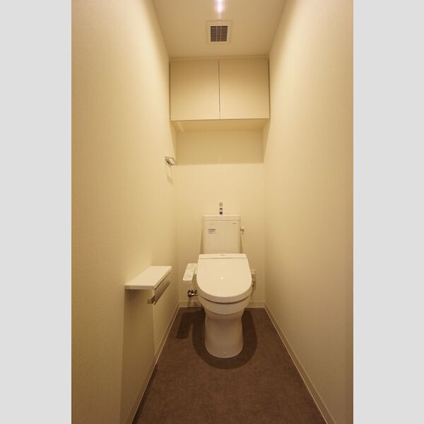 トイレ (トイレ)