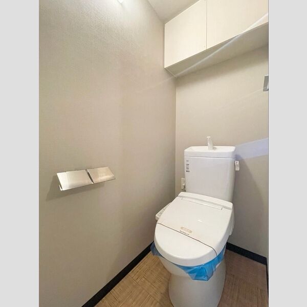 トイレ (トイレ)