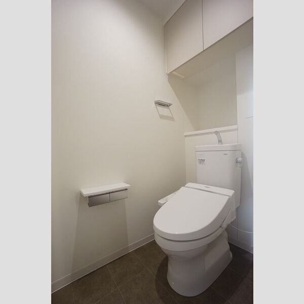 トイレ (トイレ)