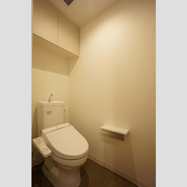 トイレ (トイレ)