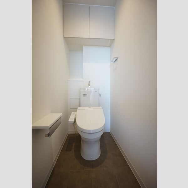 トイレ (トイレ)