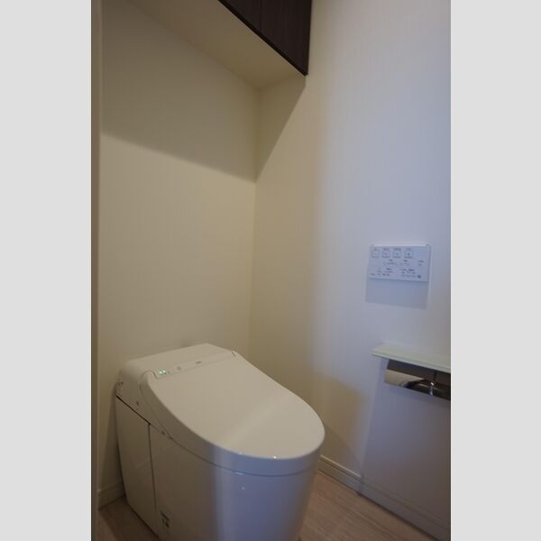 トイレ (トイレ)